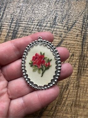 Embroidered Rose Oval Pendant Necklace Charm - Pink & Green